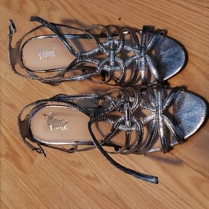 Fioni Strappy Silver Stilletto Heels Size 6.5